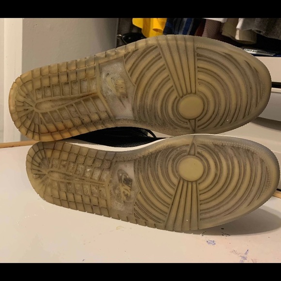 Jordan 1 High “City of Flight” - Picture 3 of 4